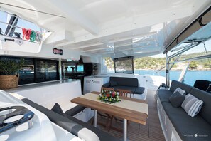 Outdoor dining - Sun-Kissed Sailing Adventure in the Ionian Islands, Lefkada (Lefkada)
