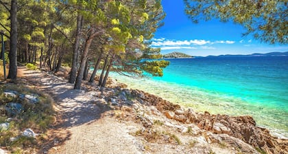 Sonnenverwöhntes Segelabenteuer in Zadar, Kroatien