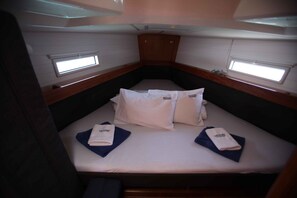 Room - Sibenik Sun-soaked Sailing: A Luxurious Croatian Voyage (Pirovac)