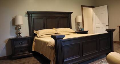 Luxury TX Hunting Lodge • Sleeps Large Groups • Private Ranch Retreat •380 acres