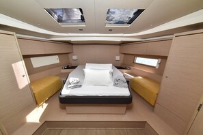 Room - Sun-Kissed Sailing Adventure in Zadar, Croatia (Bibinje)