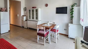 Apartamento, 1 habitación, balcón, vistas a la ciudad | Interior