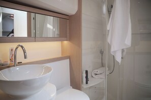 Bathroom - Sun-Kissed Sailing Adventure in Zadar, Croatia (Biograd na moru)