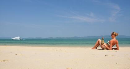 Sun-Kissed Sailing Adventure in Isla de Mahe, Seychelles