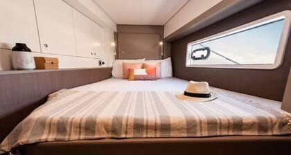 Sun-Kissed Sailing Adventure in Raiatea's Lagoon