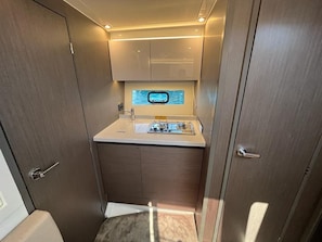 Private kitchen - Sun-Kissed Sailing Adventure in Istria, Croatia (Rovinj)