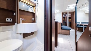 Shower - Sun-Kissed Sailing Adventure in the Ionian Islands, Lefkada (Lefkada)