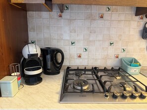 Private kitchen - Vrbo Property (Gorla Minore)