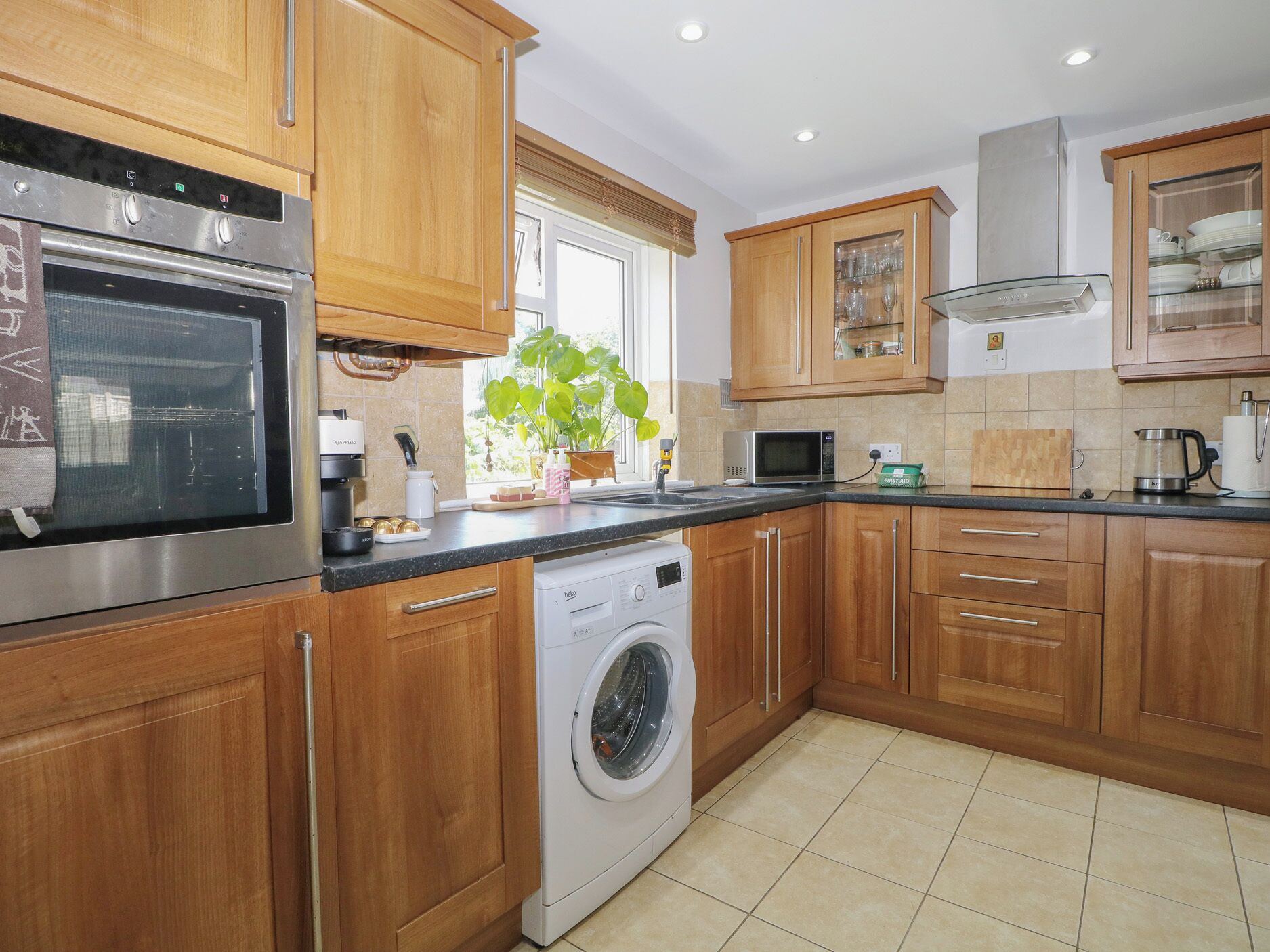 Dishwasher, cookware/dishes/utensils