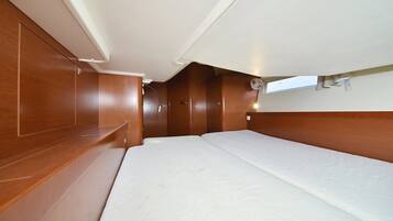 2 bedrooms, in-room safe