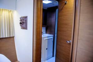 Bathroom - Sun-Kissed Sailing Adventure in the Ionian Islands, Lefkada (Lefkada)