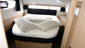 Room - Sun-Kissed Sailing Adventure in Northern Croatia (Punat)