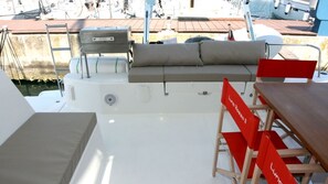 Outdoor dining - Sun-Kissed Sailing Adventure in Northern Croatia (Punat)