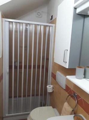 Bathroom - Vrbo Property (Gazzoli)