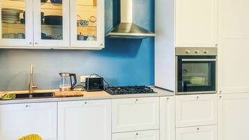 Apartment, Partial Sea View | Private kitchen