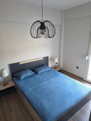 1 habitación, tabla de planchar con plancha, wifi y ropa de cama 
