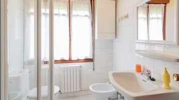 Een douche, een haardroger