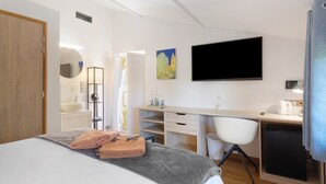1 habitación, tabla de planchar con plancha, wifi y ropa de cama 