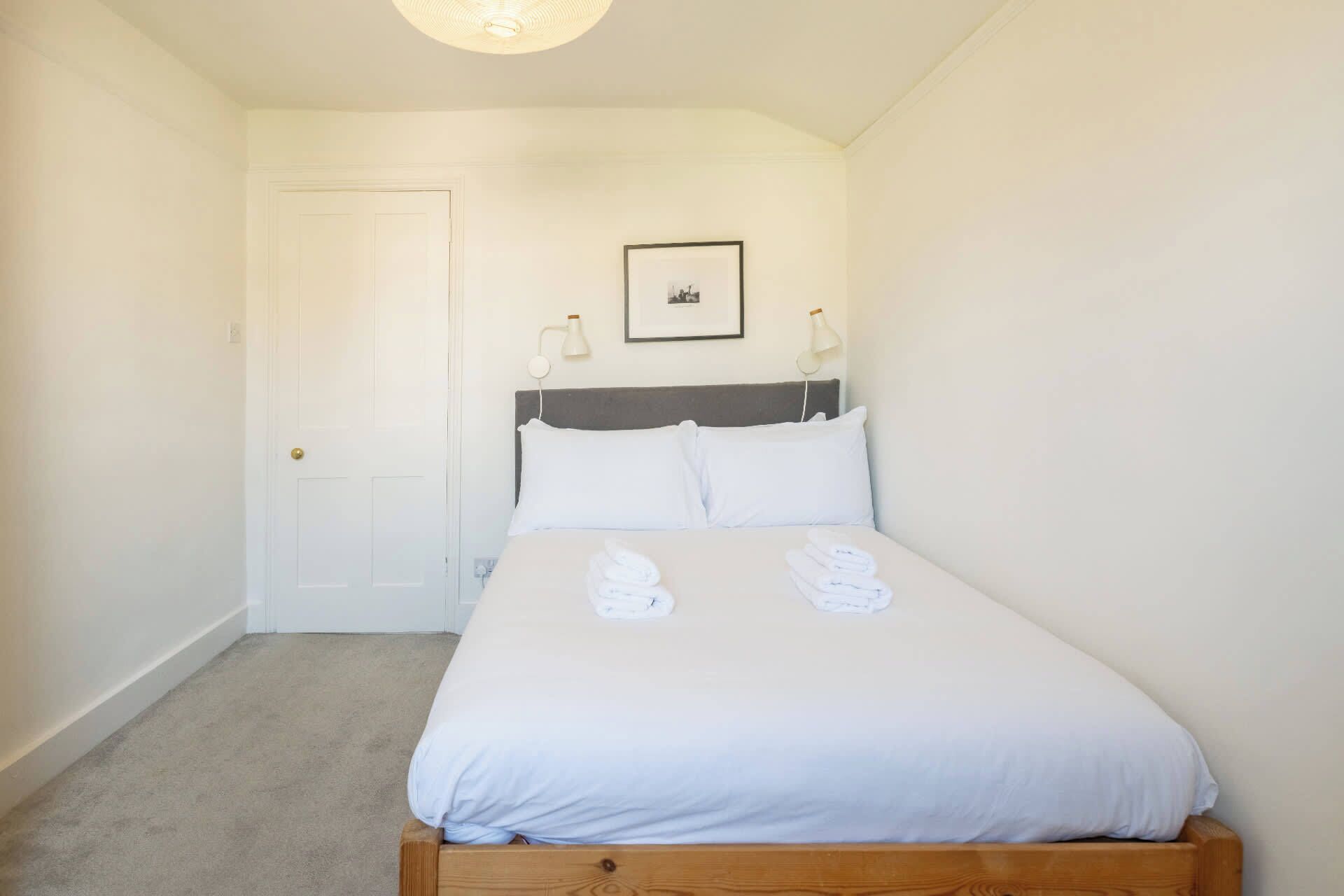 3 bedrooms, iron/ironing board, Internet, bed sheets