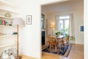 Dining - Charming Garden Home in Brixton (Greater London)