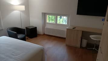 Bügeleisen/Bügelbrett, WLAN, Bettwäsche