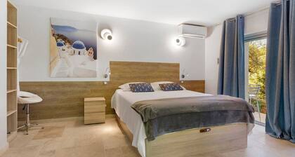 Bed & Breakfast 'Chambre Jasmin' mit Gemeinschaftsterrasse, WLAN und Klimaanlage