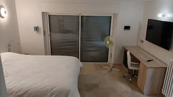 Bügeleisen/Bügelbrett, WLAN, Bettwäsche