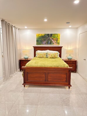 1 habitación, escritorio, tabla de planchar con plancha y wifi gratis 