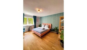 3 bedrooms, desk, iron/ironing board, free WiFi - Delightful 3-bedroom apartment in vibrant Berlin neighborhood (Berlin)