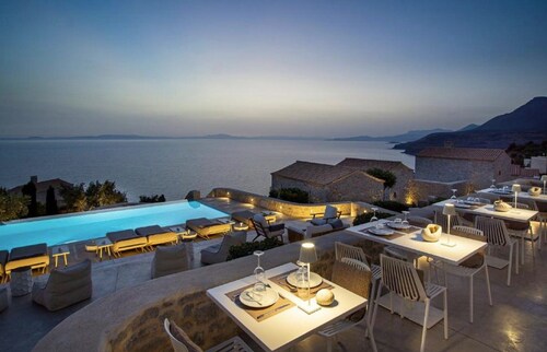 Villa Solyra, Divine Sea Views, Private Hot Tub, Furnished Terrace, Shared.