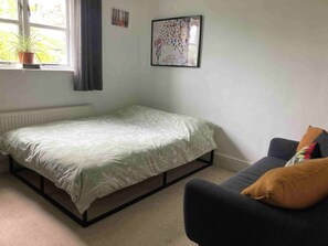 4 chambres, fer et planche à repasser, Wi-Fi gratuit, draps fournis