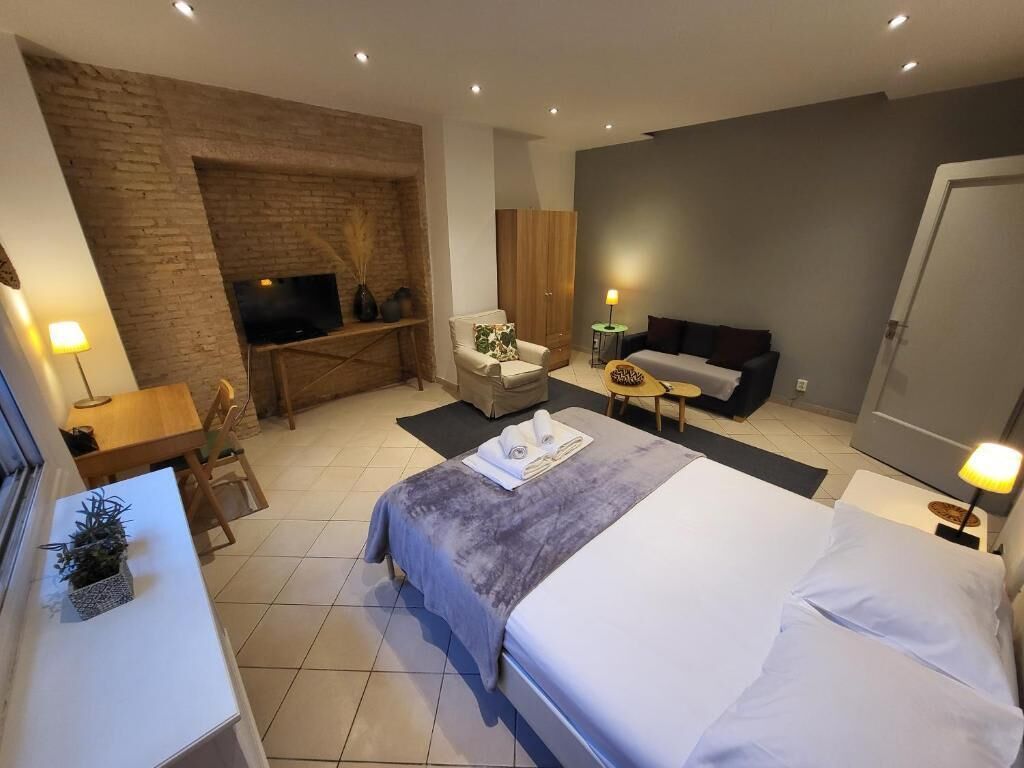1 chambre, fer et planche à repasser, Wi-Fi, draps fournis