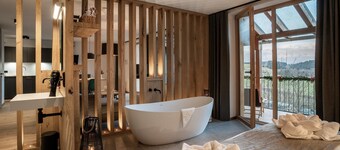 FORSTGUT - Chalets & Suiten