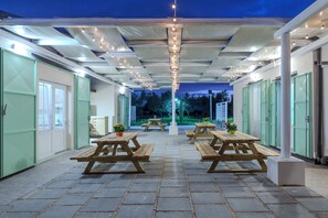 Outdoor dining - Vrbo Property (Basilicata)
