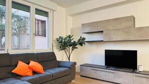 Living area - Marzolo Suite • Comfort and Space in Treviso (Treviso)