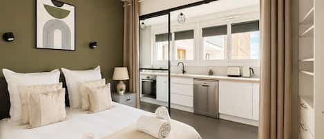 Apartment | Iron/ironing board, free WiFi
