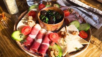 Comida y bebida