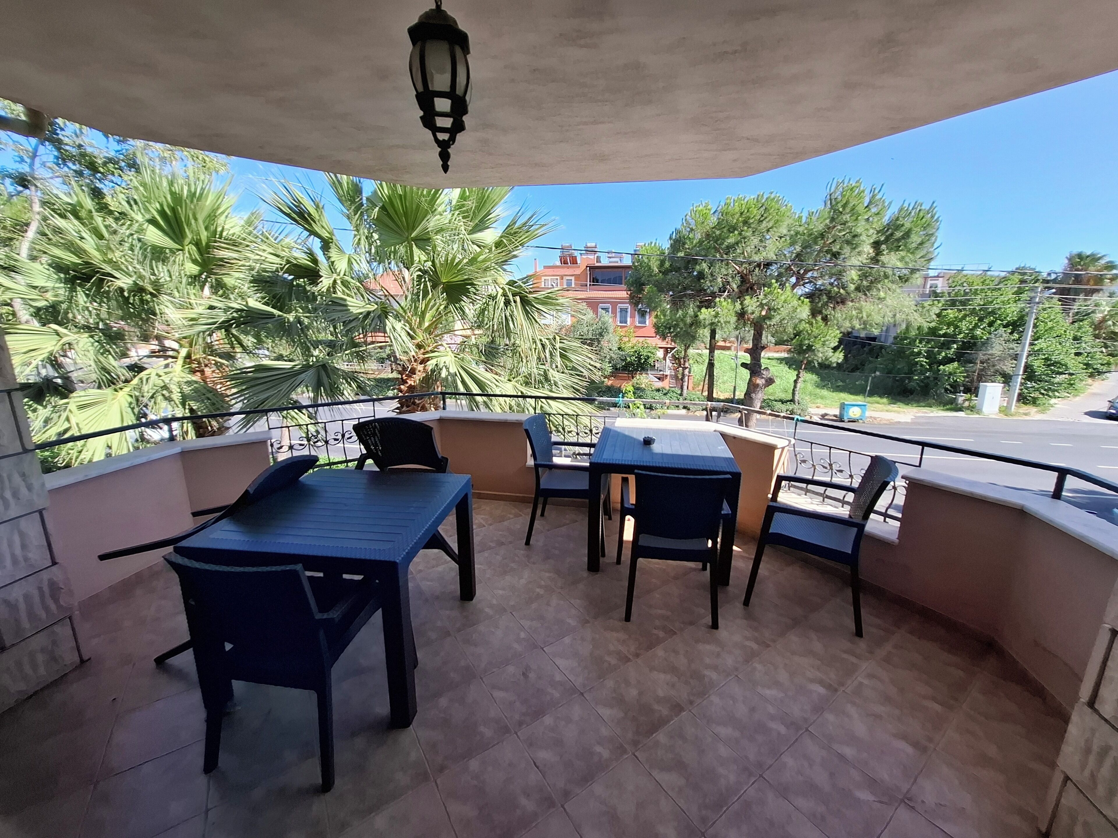 Habitación junior con 2 camas individuales | Restaurante al aire libre