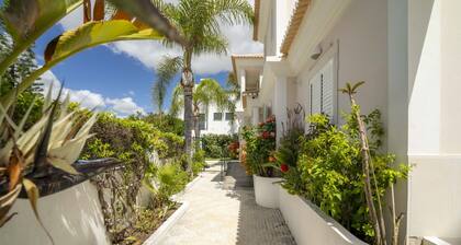 FU1 in Moncarapacho With 6 Bedrooms and 6 Bathrooms