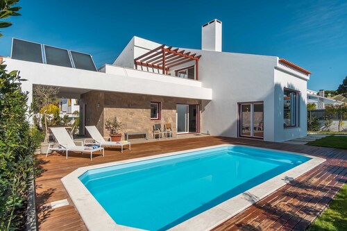 LA2 in Sesimbra With 4 Bedrooms and 4 Bathrooms