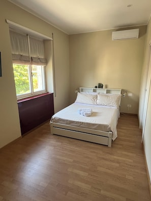 Room - Vrbo Property (Roma)