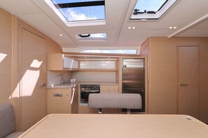 Private kitchen - Sun-Kissed Sailing Adventure in Sibenik, Croatia (Primošten)