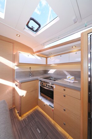 Private kitchen - Sun-kissed Sailing Adventure in Split-Dalmatia, Croatia (Trogir)