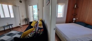 Room - Vrbo Property (Empuriabrava)