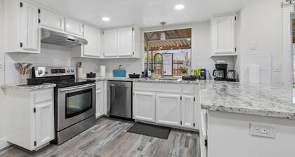 Modern Home Near Med Centers, King Bed, Fire Pit
