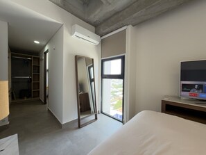 Desk, WiFi, bed sheets - Departamento en Torre Iconicah (Monterrey)