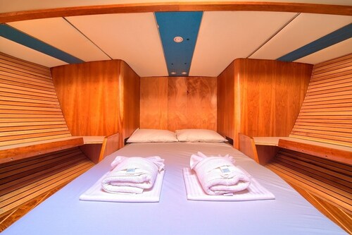 Sun-Kissed Sailing Adventure in Northern Croatia
