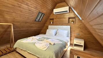 Superior-bungalow - 1 queensize-seng med sovesofa - kæledyr ikke tilladt - udsigt til have | Egyptiske bomuldslagner, premium-sengetøj, minibar