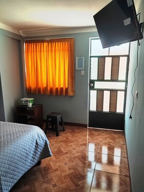 Basic Double Room, Mountain View | Wi-fi percuma 