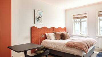 Comfort Apartment, 1 Queen Bed, Kitchenette, City View | Premium bedding, pillowtop beds, laptop workspace, blackout drapes